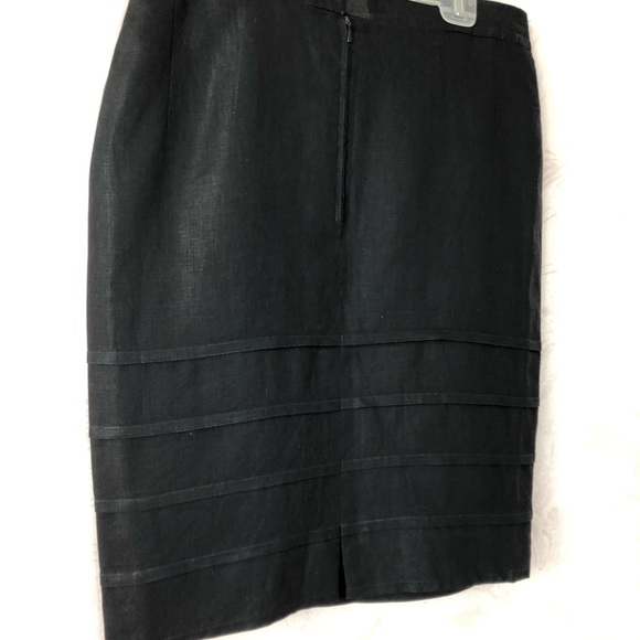 Louis Feraud vintage black linen skirt. - Picture 5 of 7